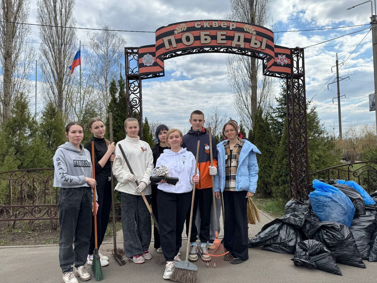 В сельских поселениях Новоусманского района продолжаются субботники в рамках месячника благоустройства..