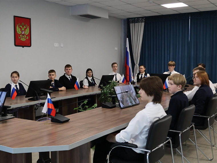 Новоусманские школьники приняли участие в «Уроке цифры». Новоусманские школьники приняли участие в «Уроке цифры».