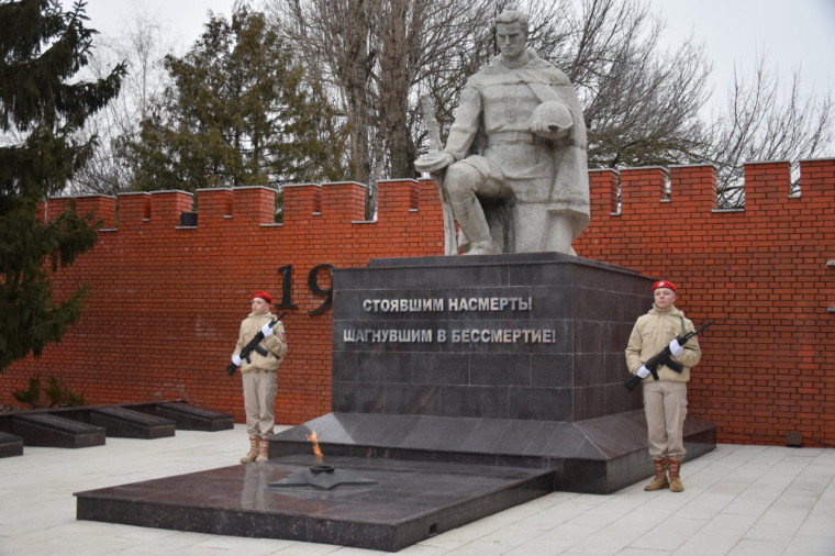 В Новой Усмани вспоминали защитников Воронежа.. В Новой Усмани вспоминали защитников Воронежа..